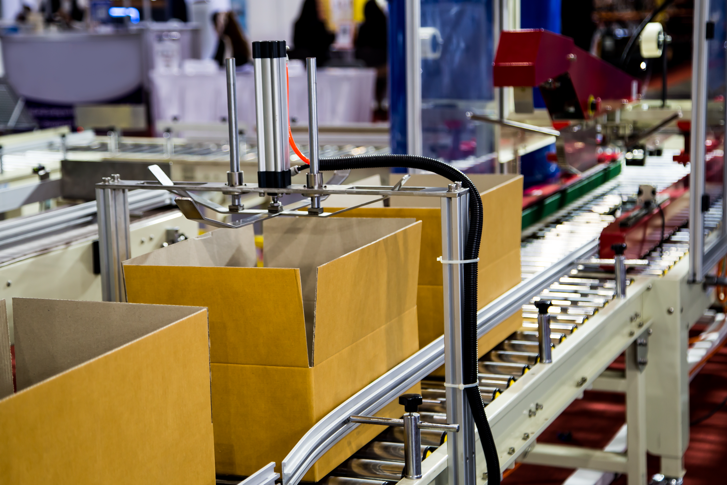 You are currently viewing Why You Should Choose Case Packaging Equipment to Speed Up Production